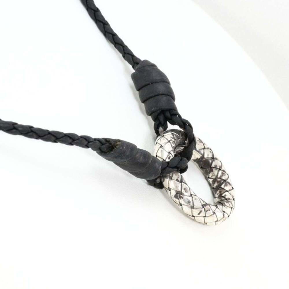 Bottega Veneta Intrecciato Circle Silver Leather Necklace Total weight approx... - Picture 2 of 9
